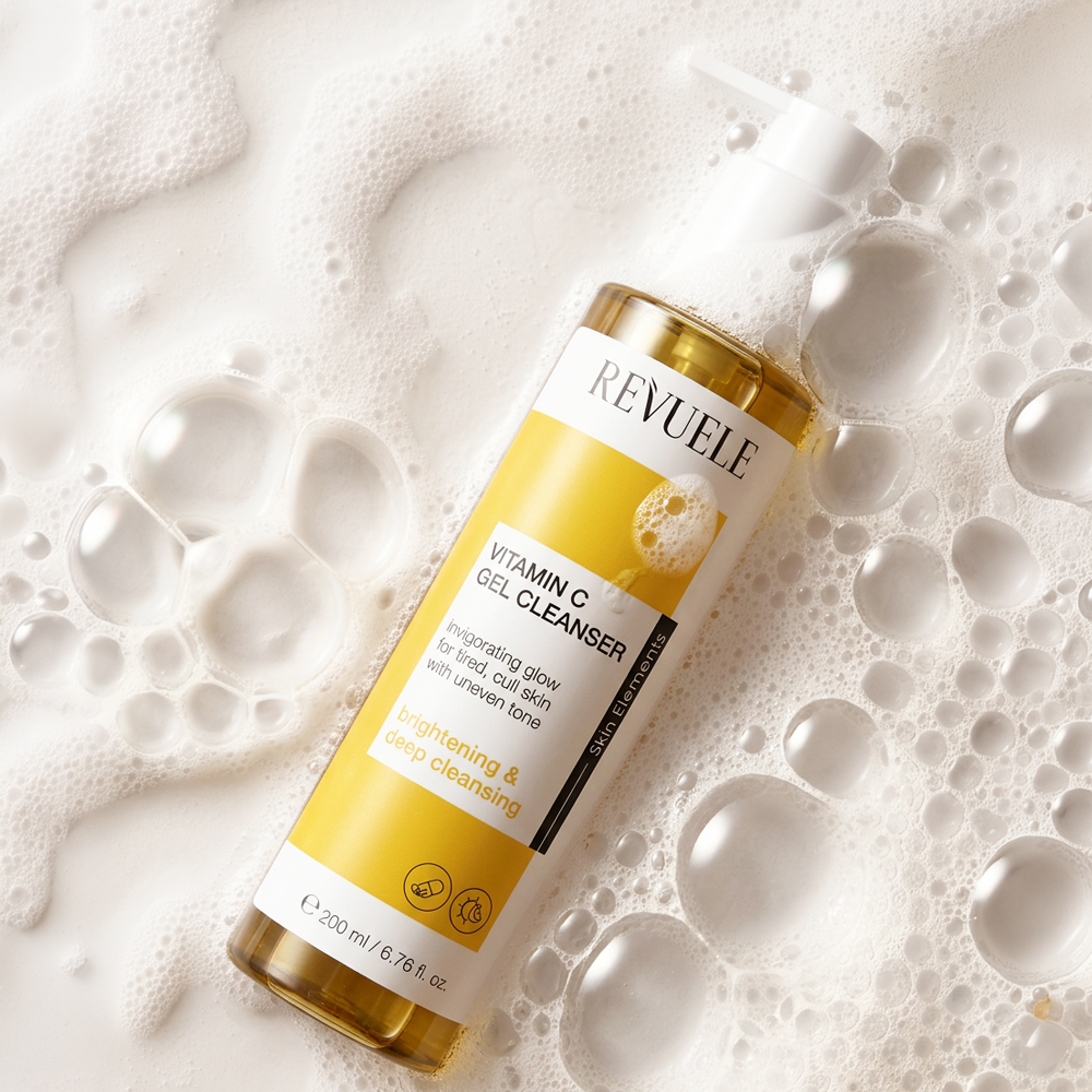 SKIN ELEMENTS GEL CLEANSERS Vitamin C Gel Cleanser — packshot in use
