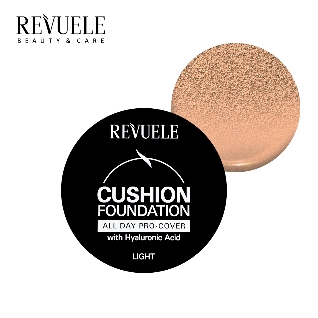 CUSHION FOUNDATION Light — packshot in use