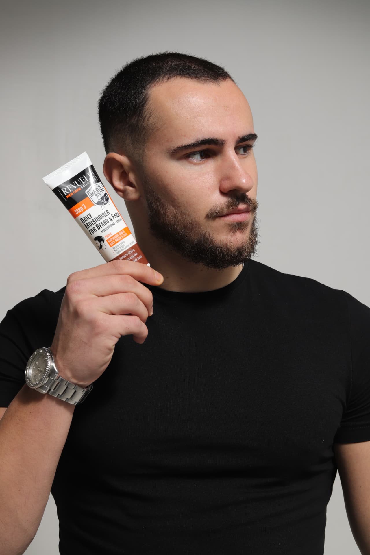 BARBER SALON Daily Moisturiser for Beard & Face — packshot in use