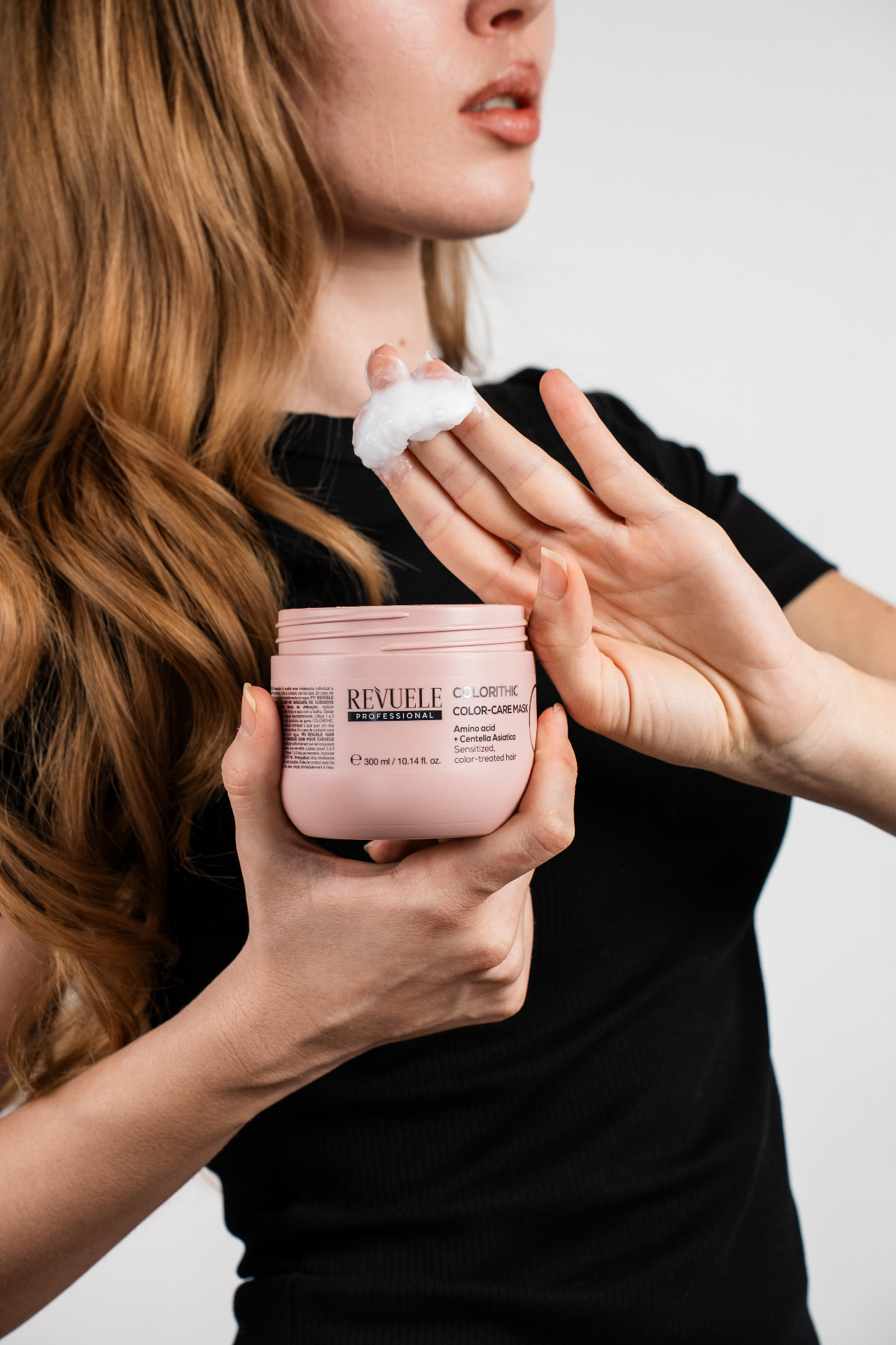 PROFESSIONAL COLORITHIC Color-care Mask — packshot in use