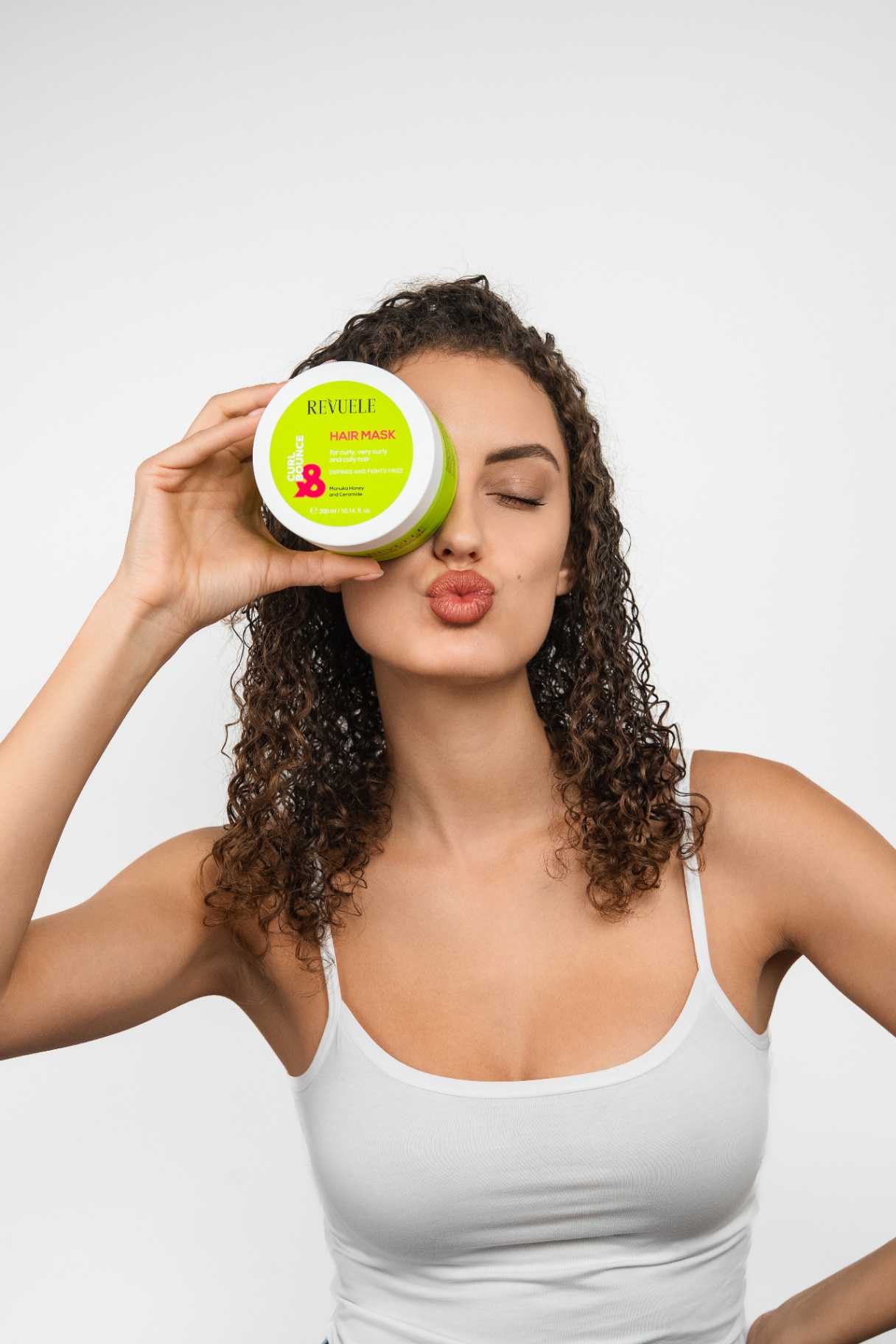 CURL & BOUNCE Hair Mask — packshot in use