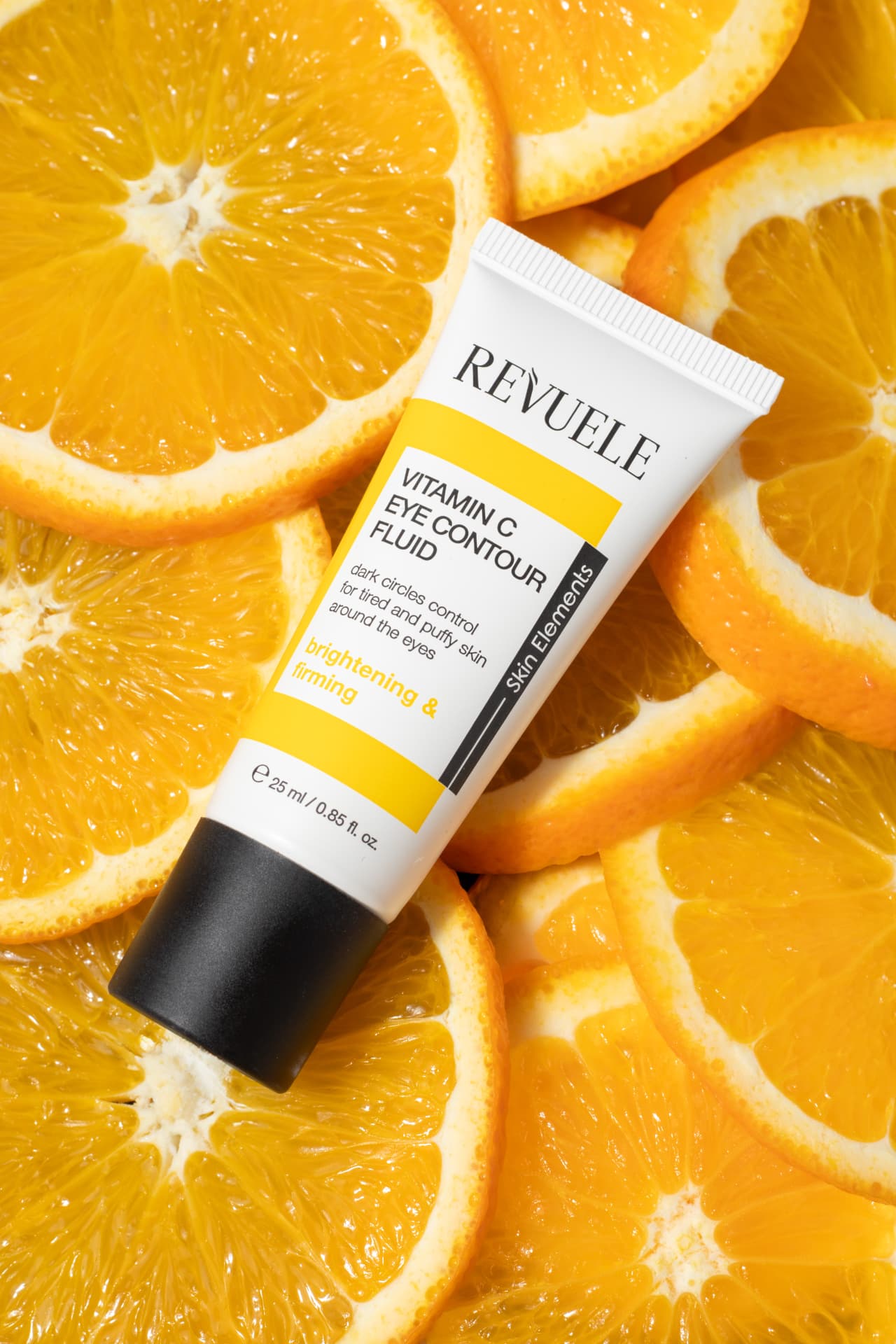 VITAMIN C Eye Contour Fluid — packshot in use