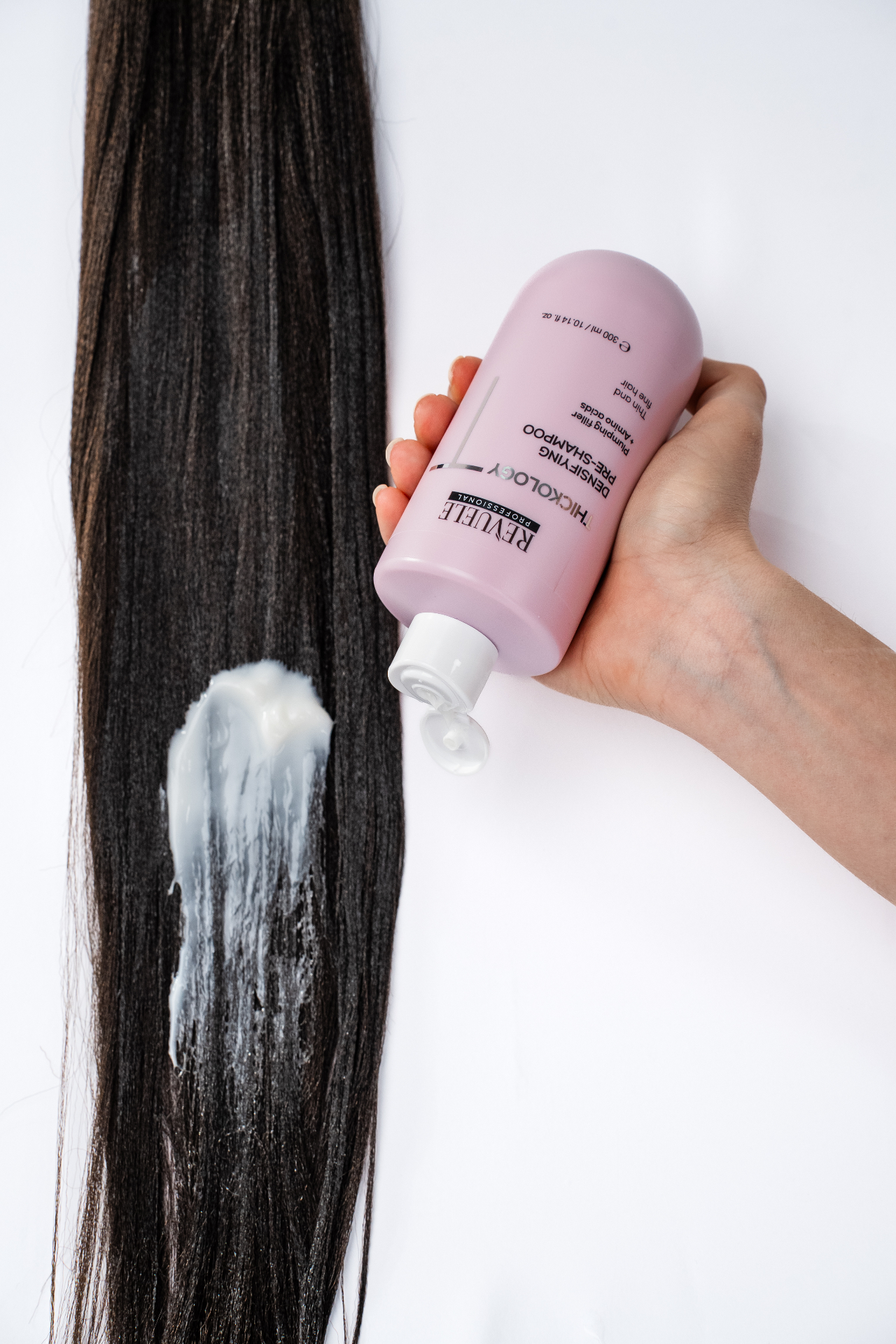 PROFESSIONAL THICKOLOGY Densifying Pre-Shampoo — packshot in use