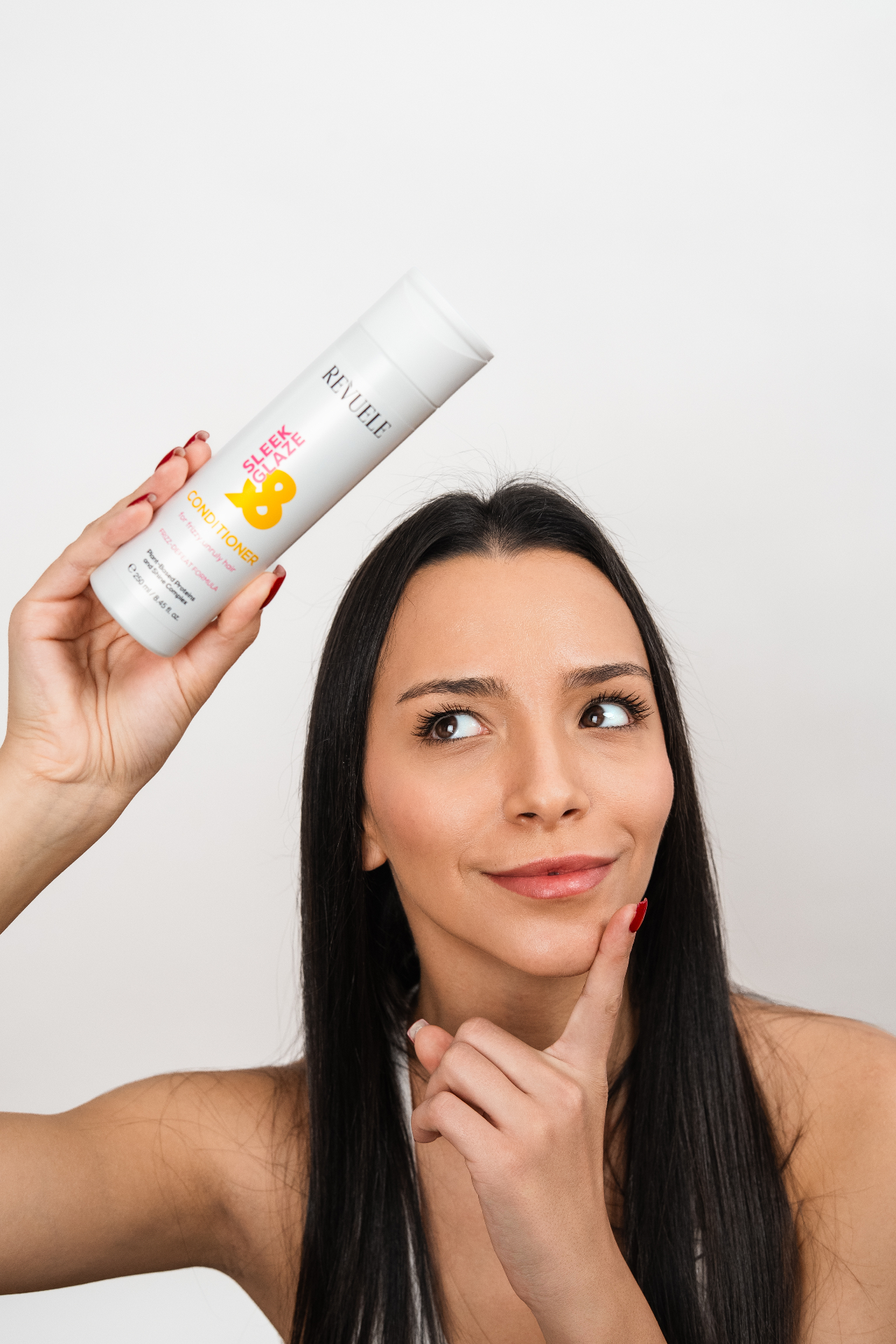SLEEK & GLAZE Conditioner — packshot in use