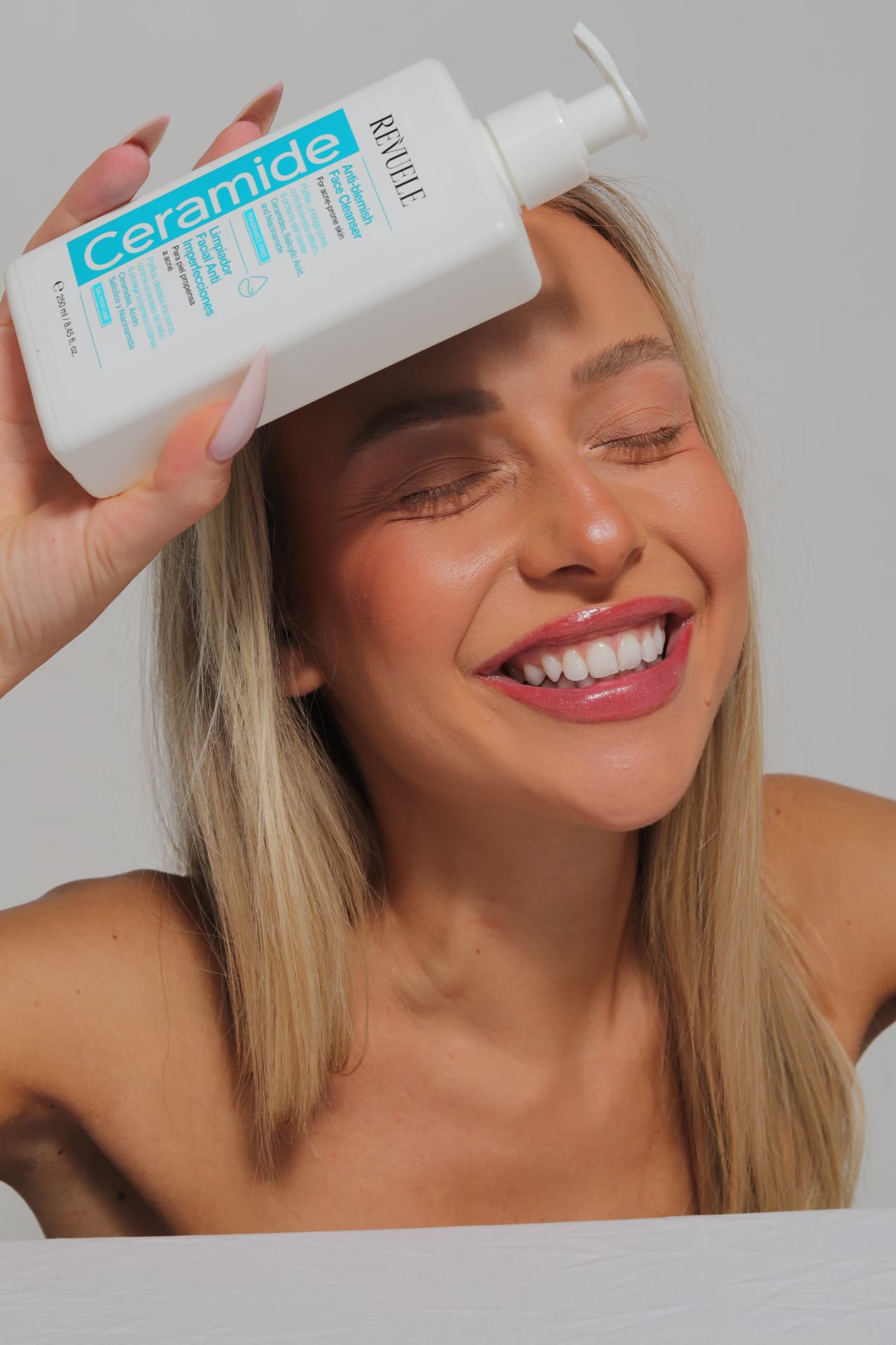 CERAMIDE ANTI-BLEMISH Anti-blemish Face Cleanser — packshot in use