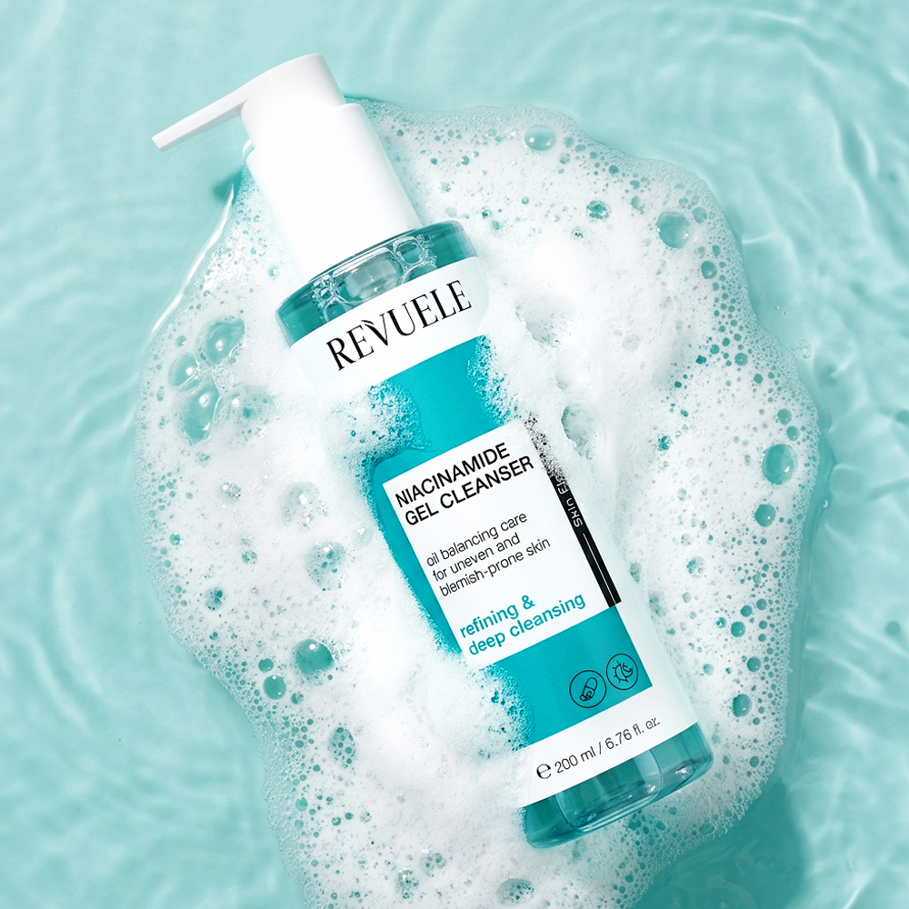 SKIN ELEMENTS GEL CLEANSERS Niacinamide Gel Cleanser — packshot in use