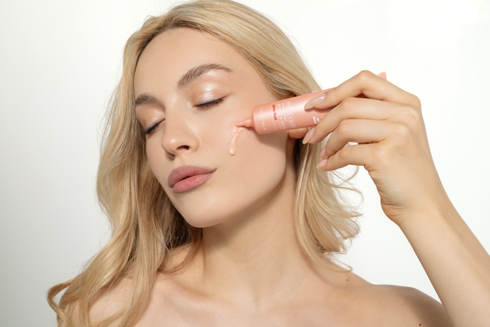 GLOW FLUIDS Bronze & Blaze — packshot in use