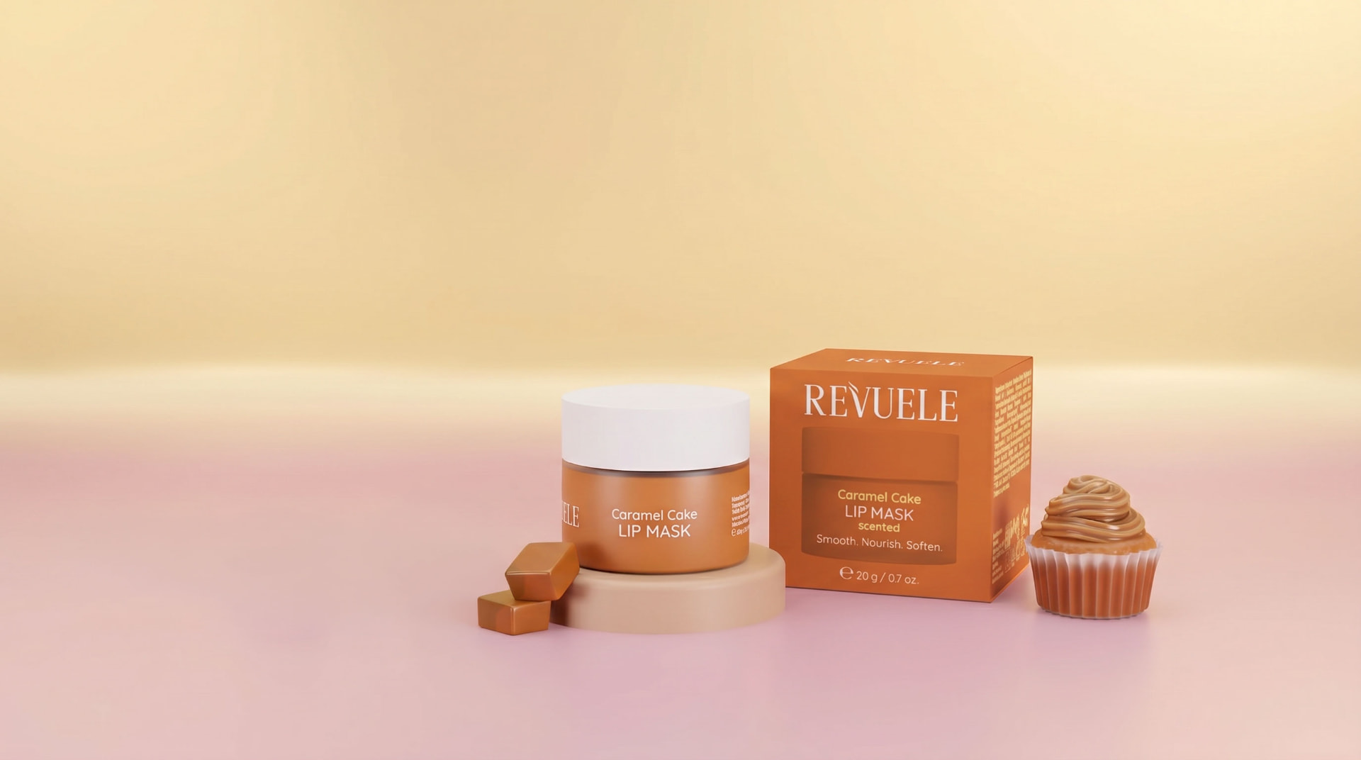 LIP MASKS REVUELE CARAMEL CAKE LIP MASK — packshot in use