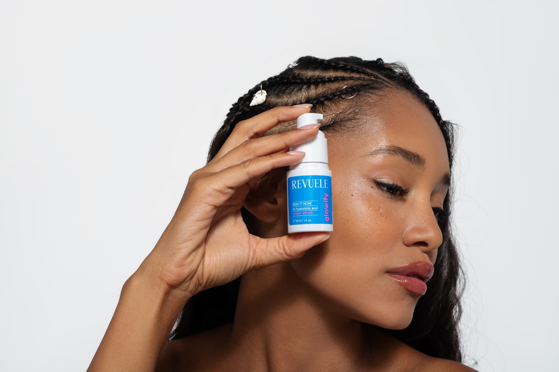 POWER SERUMS Dew It Now Power Serum 5x Hyaluronic Acid — packshot in use