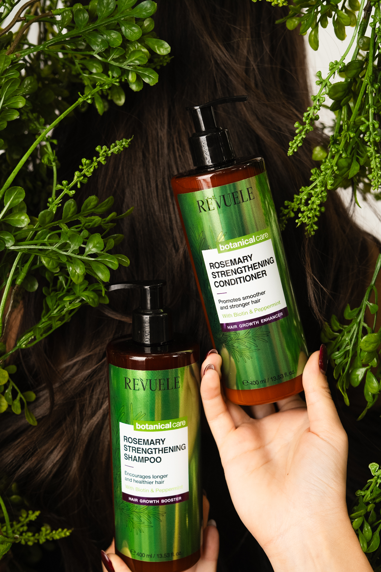 ROSEMARY HAIR GROWTH LINE Strengthening Shampoo — packshot in use