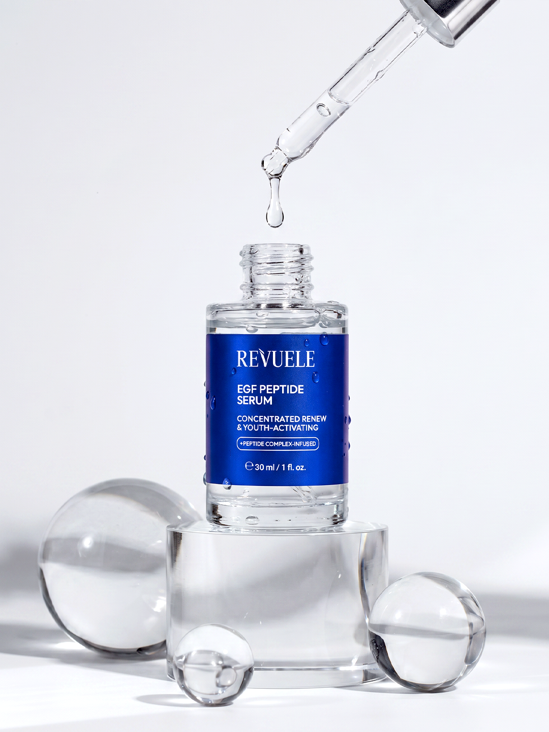 EGF PEPTIDE EGF Peptide Serum — packshot in use