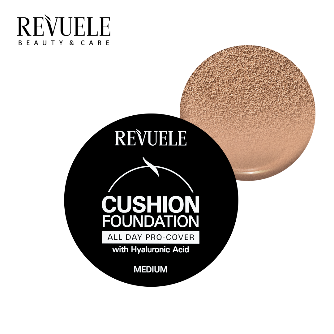 CUSHION FOUNDATION Medium — packshot in use