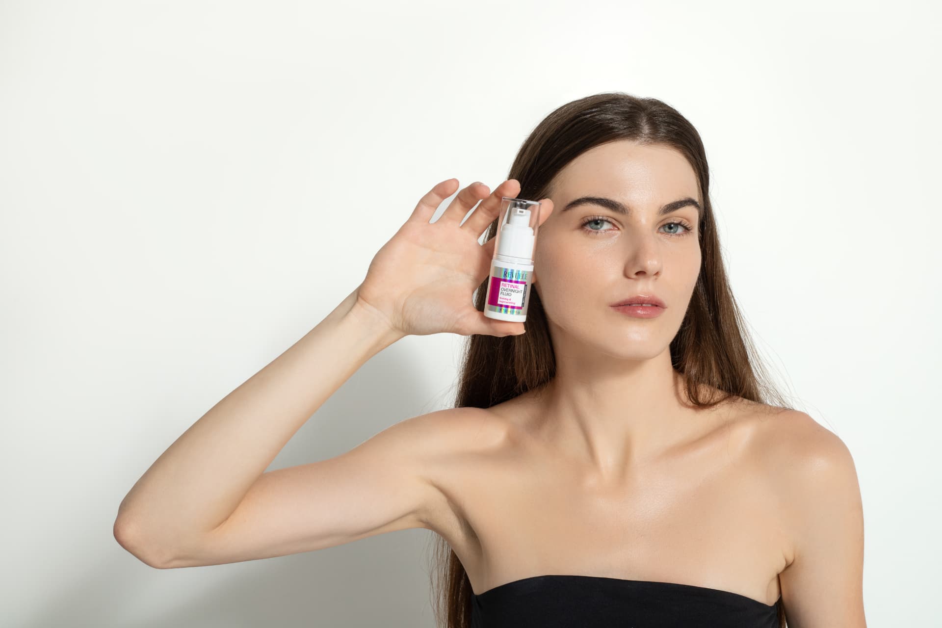 RETINAL Overnight Fluid — packshot in use