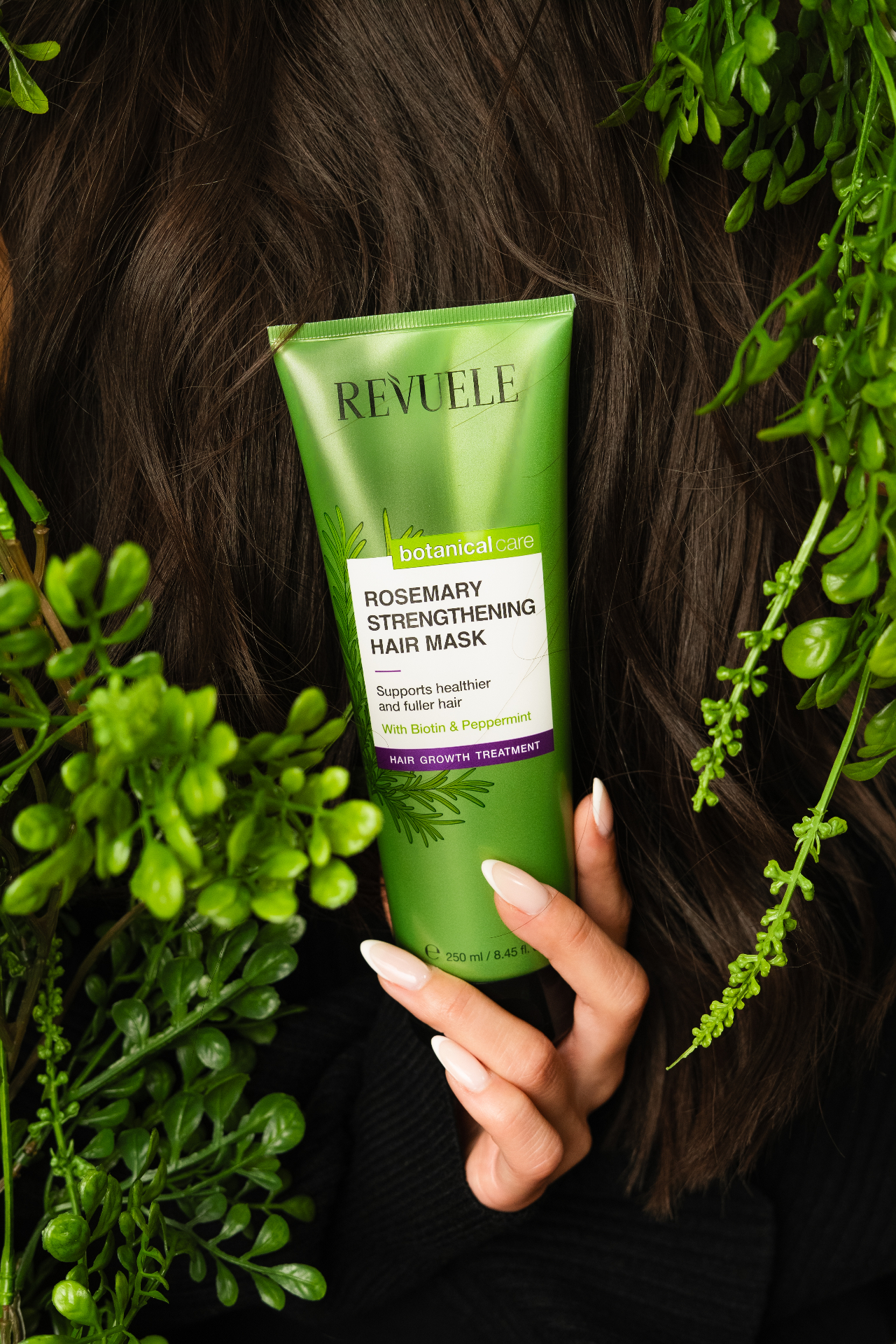 ROSEMARY HAIR GROWTH LINE Strengthening Hair Mask — packshot in use